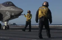 Start i lądowanie F-35C z/na lotniskowca/u USS Nimitz.