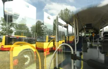 Kierowcy miejskich autobusów we Wrocławiu pracują miesiącami bez przerwy.
