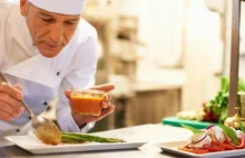 Szef kuchni zarobi więcej niż menadżer restauracji