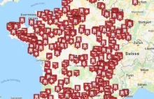 Mapa przedstawiająca zniszczone lub zbezczeszczone kościoły we Francji...