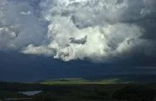 Potężny niż będzie siał w Polsce zniszczenie. Mogą wystąpić podtopienia