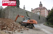 Odkopują tunel odkryty w Książu (ZDJĘCIA