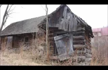 Opuszczone stare drewniane gospodarstwo-HD