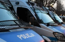 Białystok: Atak z użyciem noża przed komendą policji