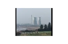 Wyburzanie kominów chłodzących elektrowni atomowej