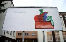 Zamalowali kontrowersyjny plakat "Paczka od wujka volksdeutscha"