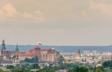 Petycja ws. stałego wywieszenia flag narodowych na Wawelu