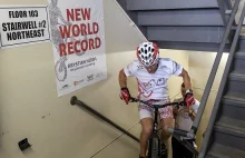 Polak wskoczył na rowerze po schodach Willis Tower i ustanowił rekord...