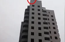 15-latek z Ukrainy skoczył z 14-piętra. Spadochron samoróbka nie zadziałał