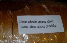 Mądrości życiowe na chlebie w Gnieźnie. Bochenki są rozchwytywane