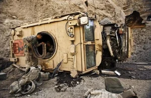 Co 30 minut w Afganistanie wybucha IED