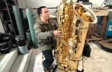 Saksofon subkontrabasowy - nietypowy instrument.