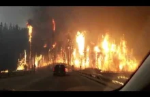Pożar lasu zmusza mieszkańców Fort McMurray w Kanadzie do ewakuacji.