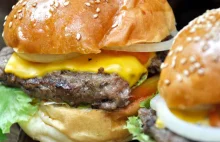 Najbardziej niemożliwy burger świata podbija amerykańskie sieci fast foodów