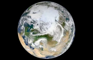 Pierwszy pełny obraz Ziemi widzianej znad bieguna północnego