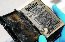 Z 300-letniego wraku wydobyto idealnie zachowaną księgę!