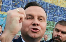 Andrzej Duda tłumaczy postawienie pomnika Lechowi Kaczyńskiemu. „Walczył o...