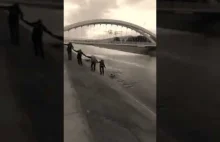 Ratowanie psa z kanału