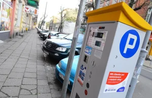 Bank zablokował mu konto, bo nie zapłacił za parkowanie 50 zł.