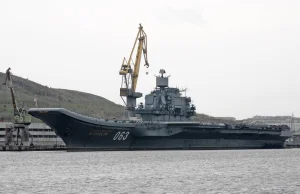 Lotniskowiec "Admirał Kuzniecow" uszkodzony - śnieg zaskoczył Rosjan