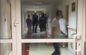 Walka o ewakuację matki z noworodkiem ze Szpitala Bielańskiego. Policjanci...