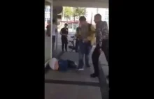 Muzułmanie katują Holenderkę /A Muslim Beats a Dutch Girl in Holland