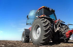 Polscy rolnicy intensywnie inwestują. 86% ma nowy sprzęt.