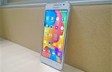Samsung także szykuje smartfon nastawiony na "selfie"