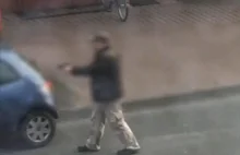 Pijany mężczyzna z Sosnowca biegał z pistoletem po ulicy i celował w kierowców