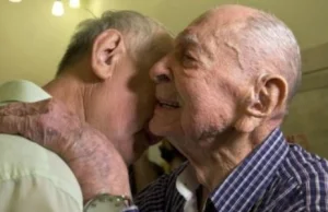 Ma 102 lata, przeżył Holocaust. Żył w przekonaniu, że stracił całą rodzinę