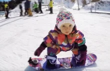 Najmłodsza snowboardzistka świata skończyła roczek. JEŹDZI JUŻ SAMA!