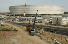 Donos do prokuratury: przestępstwa przy budowie stadionu i wypłacie dla Solorza