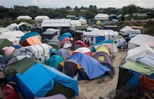 Francja apeluje do Wielkiej Brytanii o przyjęcie uchodźców z Calais