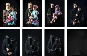 Rewelacyjne zdjęcia przedstawiające muzułmańską kobietę, dziewczynkę i lalkę.