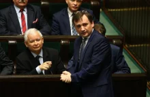 Ziobro chce odebrać informatykom ochronę praw autorskich.