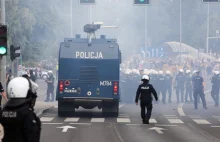 Zamieszki podczas Marszu Równości w Białymstoku.Policja obrzucona kostką brukową