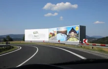 Kolosalna reklama hotelu Ireny Eris szpeci krajobraz na ‘patelniach’ w Chabówce