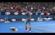 Niesamowite zagranie 18-letniego Nicka Kyrgiosa na Australian Open [WIDEO]