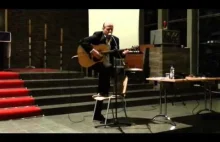 Jan Pospieszalski śpiewa przebój czerwonych gitar ''Biały Krzyż''