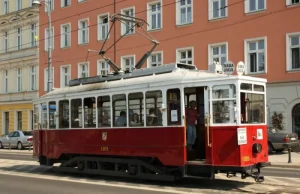 Urzędnicy z Wrocławia zaklinają rzeczywistość.Nie widzą fatalnego stanu torowisk