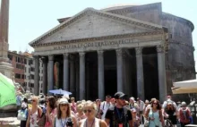 Rzym: nowe zakazy wobec turystów i nagabywaczy. Nowe przepisy już obowiązują