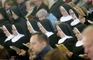 Polskie zakonnice chcą umów o pracę.
