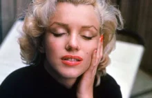 Marilyn Monroe at Home in Hollywood: Color Photos of the Star in 1953