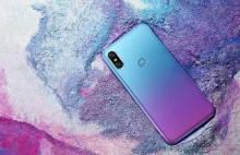 Motorola wydaje klon iPhone X z kolorystyką zerżniętą od Huawei