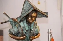 Kiczowate rzeźby dzieci symbolem Legnicy?