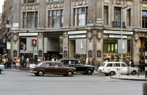 Kolorowe zdjęcia z codziennego życia Londynie w latach 70.