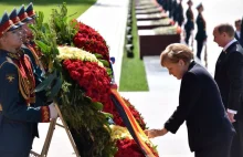 Merkel złożyła wieniec przed Grobem Nieznanego Żołnierza w Moskwie.