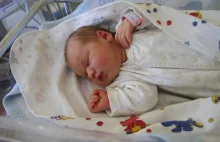 Chłopiec urodził się z wkładką wewnątrzmaciczną w ręce!