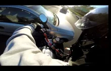 Motocyklista zap***lil w corse / Motorcyclist hits the corsa ass