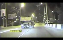 Kierowca kamaza ucieka przed policją
